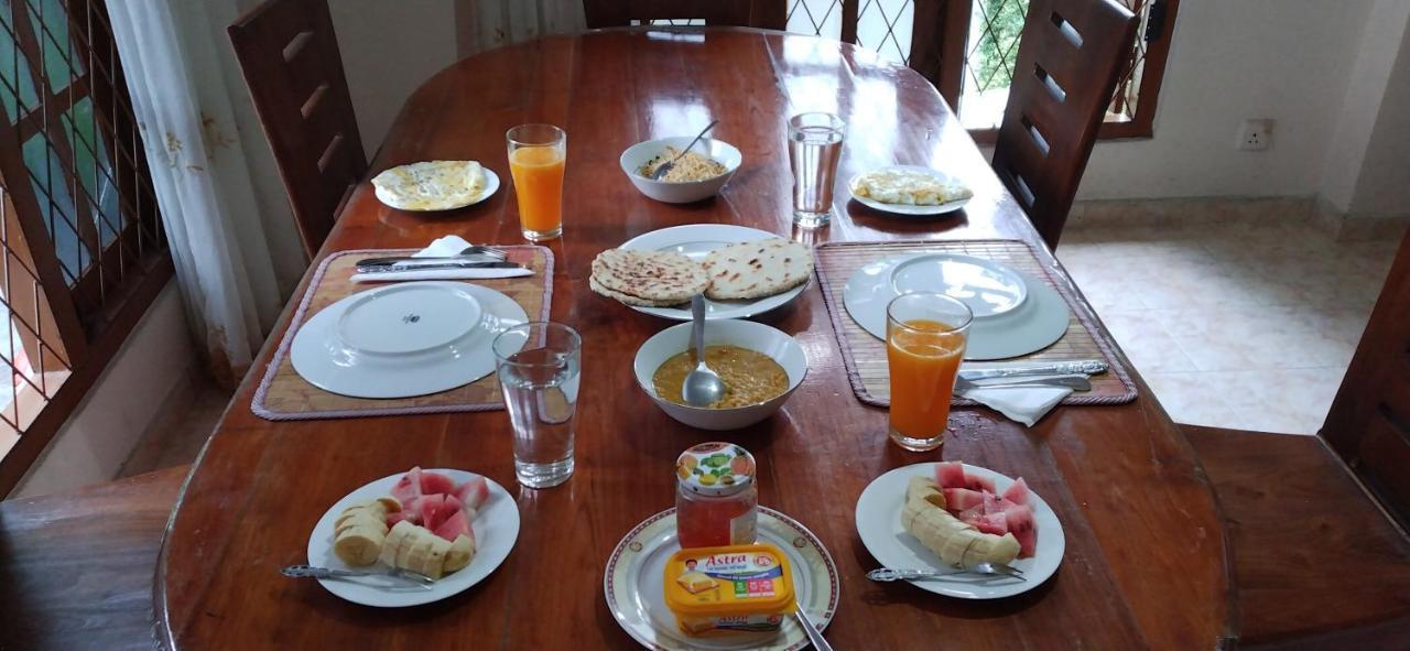 Nisha Homestay Inn 페라데니야 외부 사진