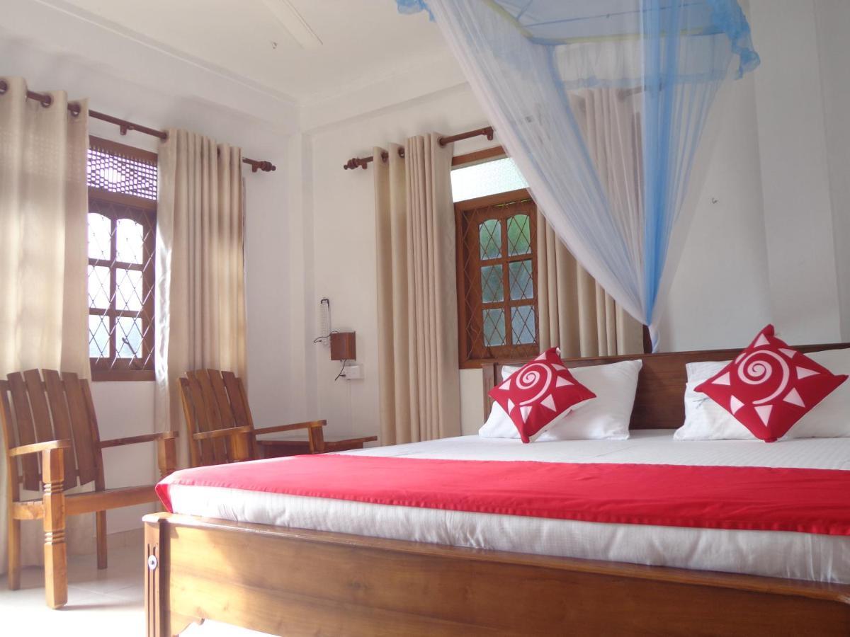 Nisha Homestay Inn 페라데니야 외부 사진