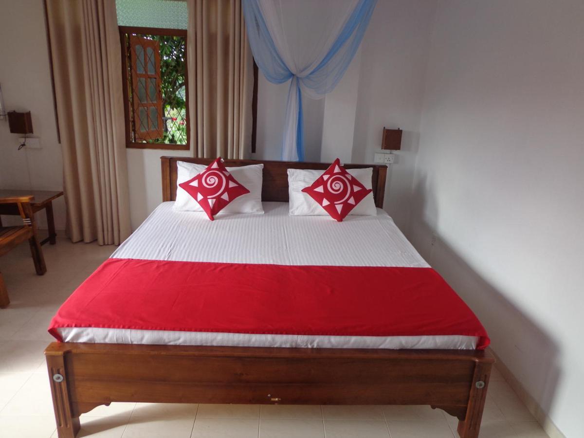 Nisha Homestay Inn 페라데니야 외부 사진