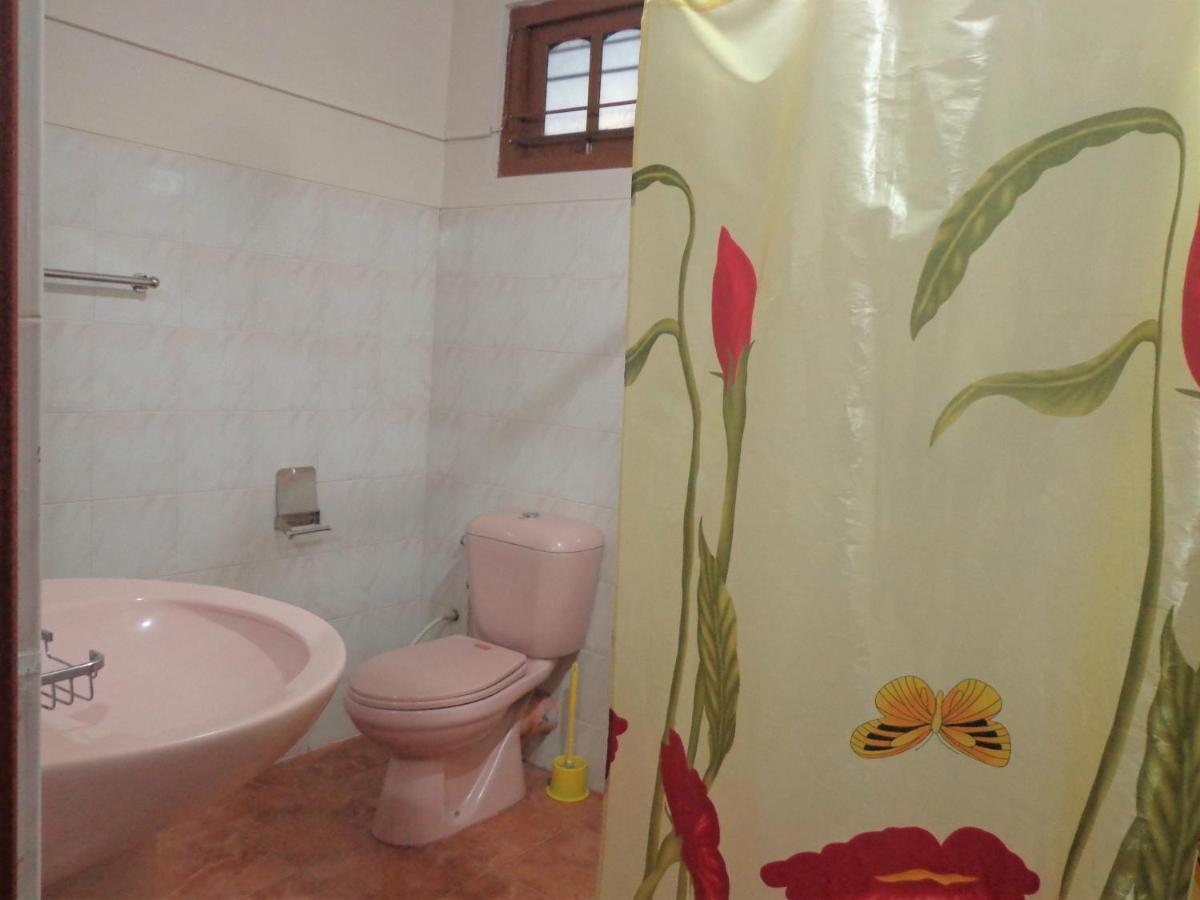 Nisha Homestay Inn 페라데니야 외부 사진